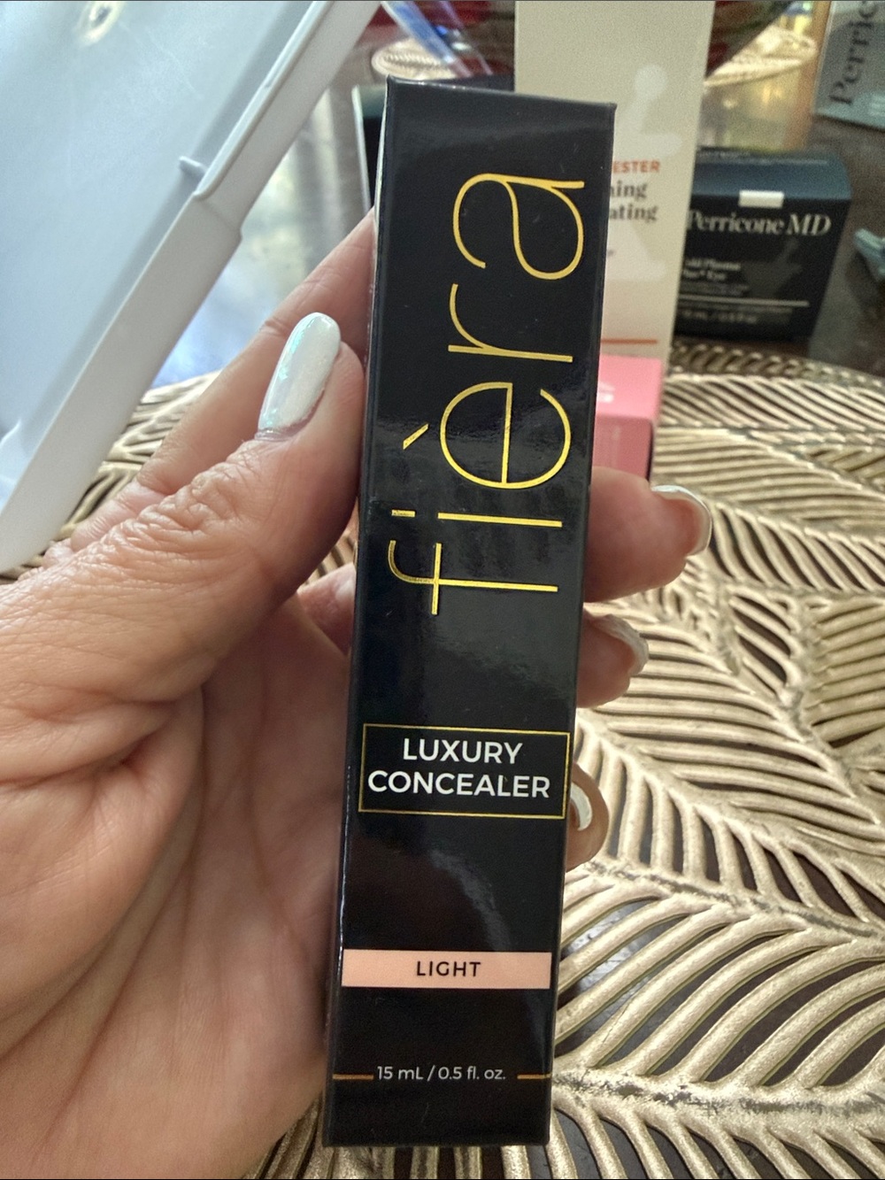 Fiera Luxury Concealer - Light Cream